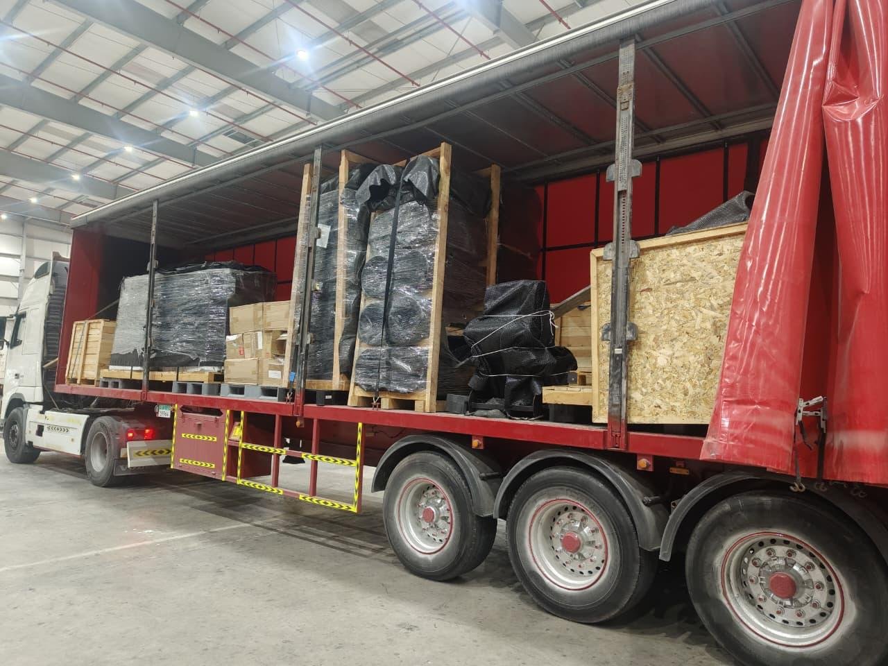 Curtain sider semi trailer for industrial logistics and cargo transportation in Abu Dhabi
 Copy ALT text